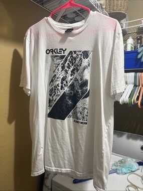 Oakley White Short-Sleeve Graphic Tee with Black Print